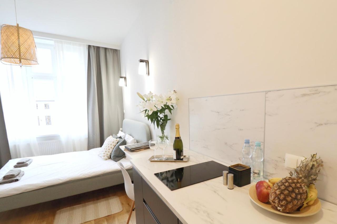 Apartamenty Na Teatralnej 14 - คาโตวีตเซ ภายนอก รูปภาพ
