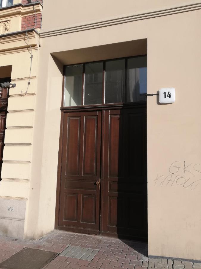 Apartamenty Na Teatralnej 14 - คาโตวีตเซ ภายนอก รูปภาพ